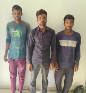 ચોરીના બંડલો સાથે ચાર ઈસમો ઝડપાયા